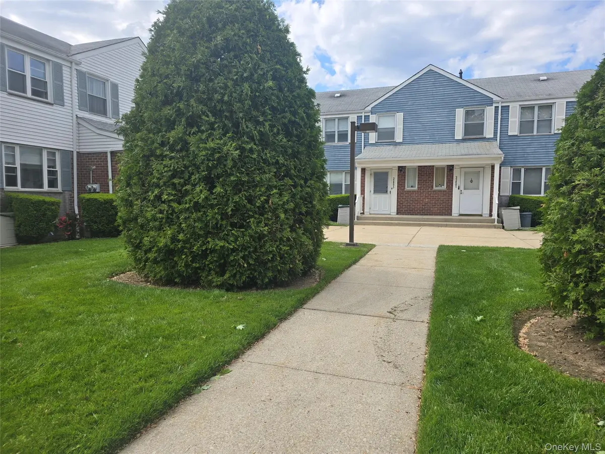 228-05 69th AVE #96, Bayside, NY 11364
