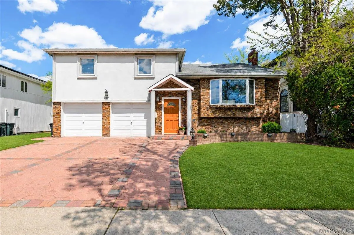 960 Cliffside AVE, North Woodmere, NY 11581