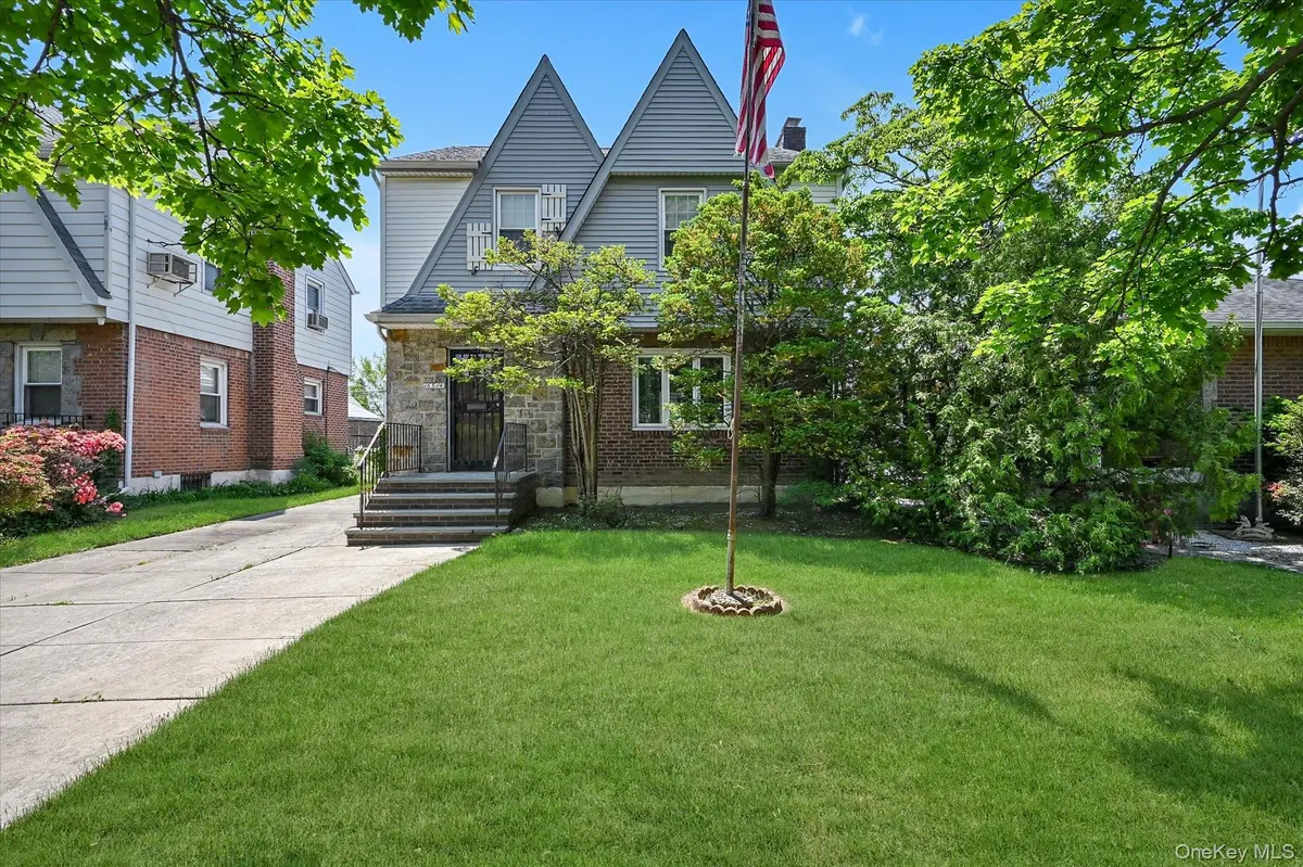 163-14 25th DR, Flushing, NY 11358