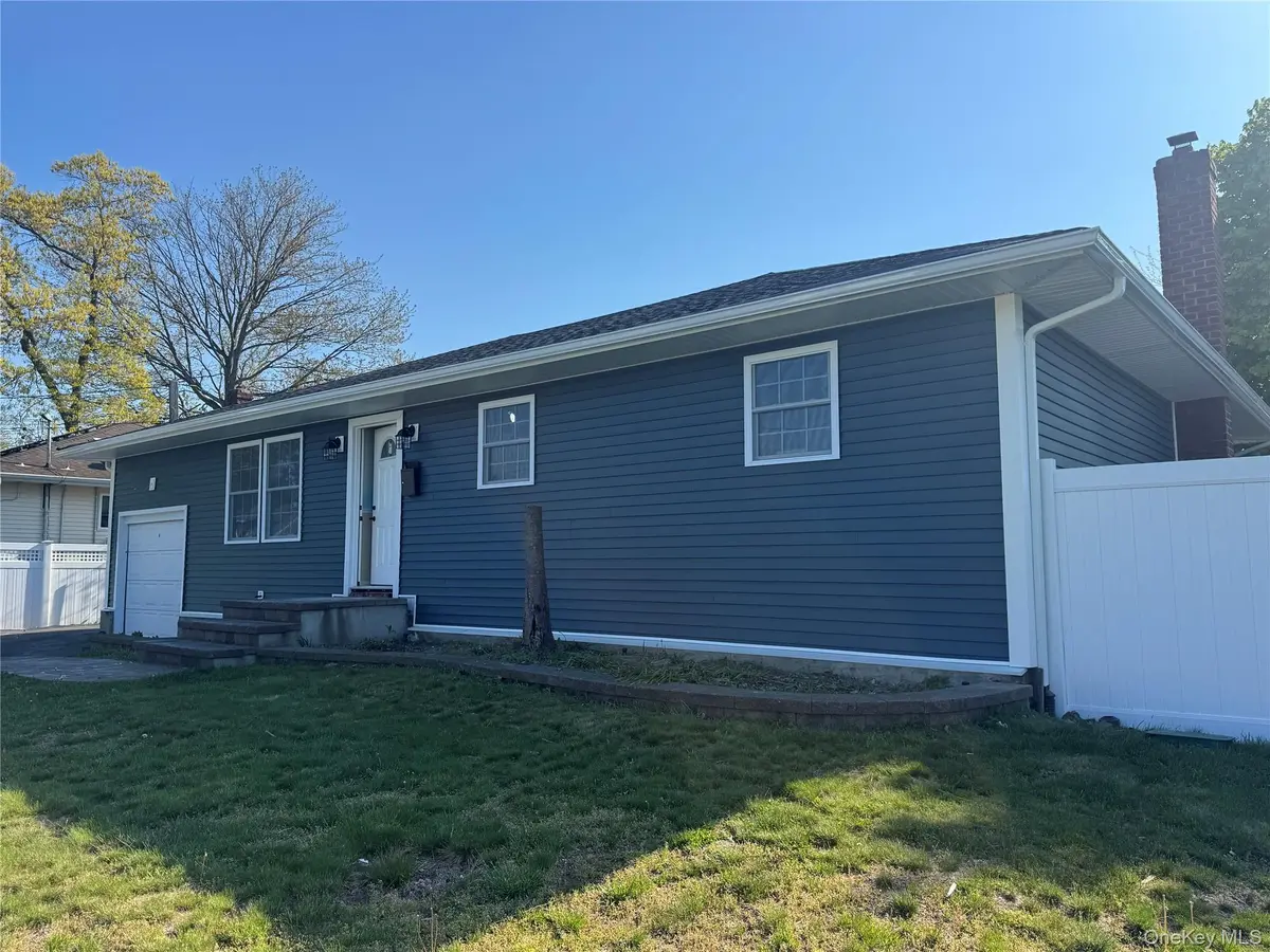 495 Dewitt AVE, North Babylon, NY 11703