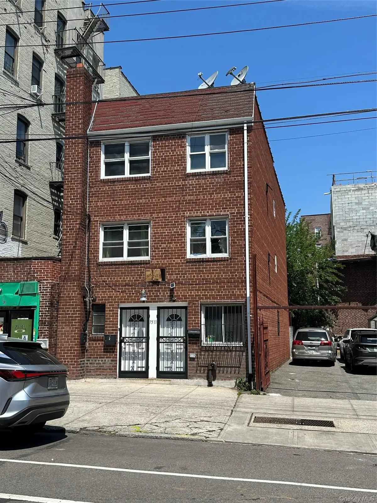 7511 Woodside AVE, Elmhurst, NY 11373