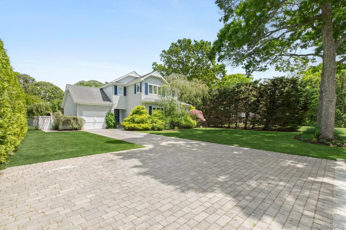 90 Rogers AVE, Westhampton Beach, NY 11978