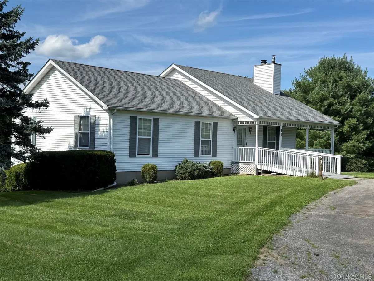 21 Ohandley DR, Amenia, NY 12501