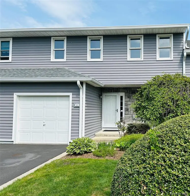 113 Alicia DR, North Babylon, NY 11703