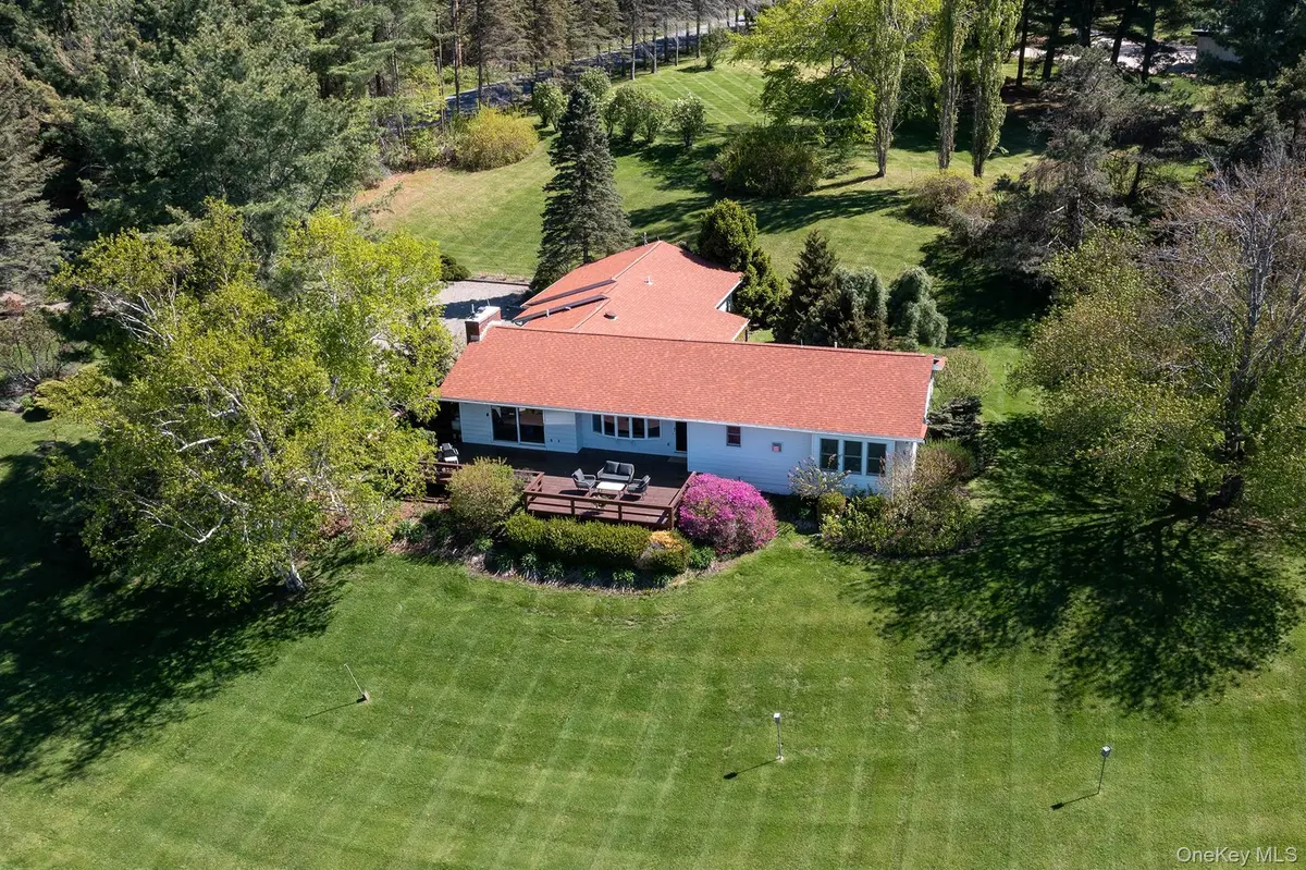 523 Breezy Hill RD, Hillsdale, NY 12529