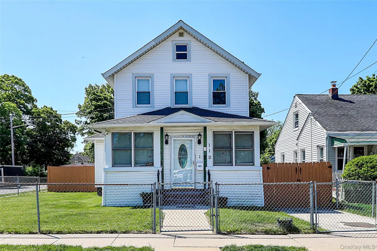110 E Roosevelt AVE, Roosevelt, NY 11575