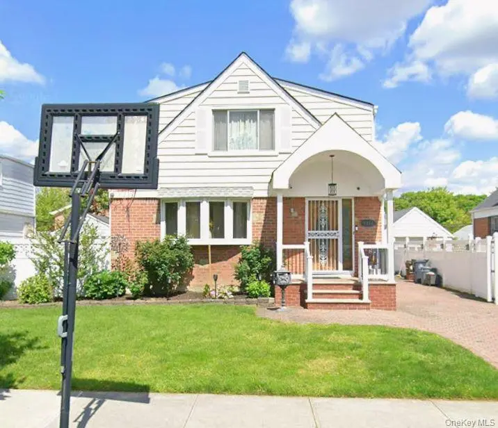 82-17 248th ST #Second Floor, Bellerose, NY 11426