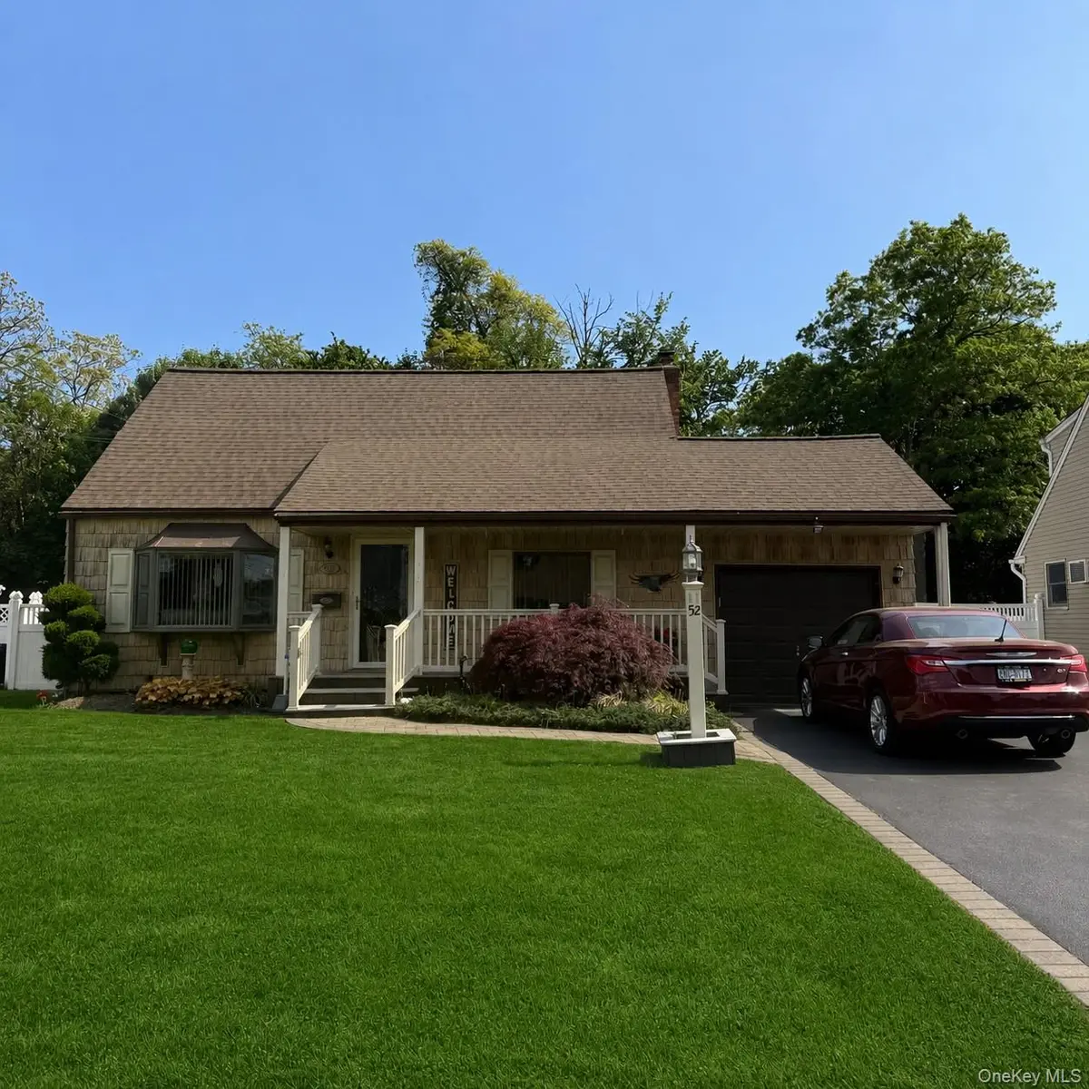 52 Kime AVE, North Babylon, NY 11703