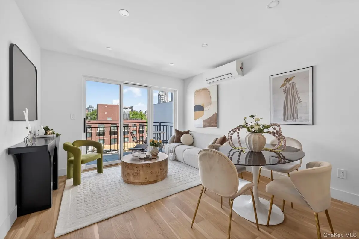 31-65 14th ST #3F, Astoria, NY 11106