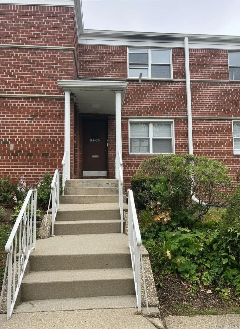 196-23 Dunton AVE #2B, Holliswood, NY 11423