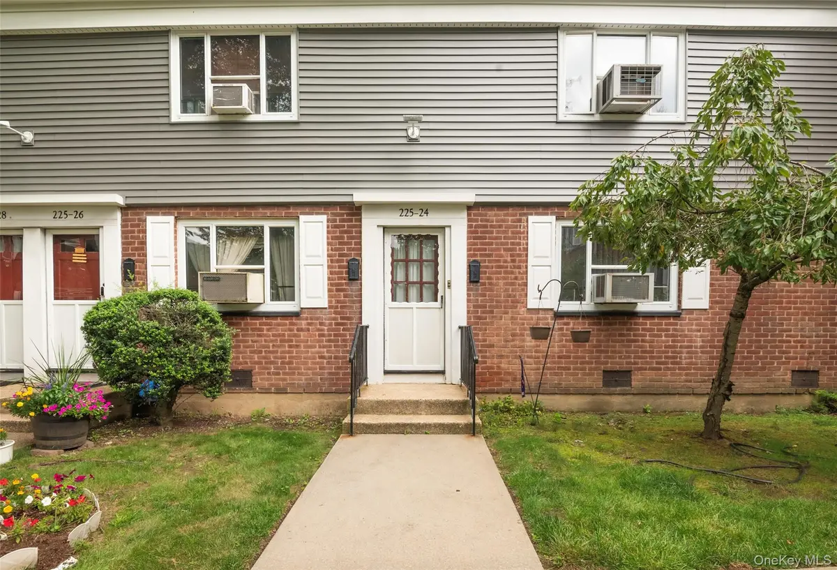 225-24 Manor RD #814, Queens Village, NY 11427