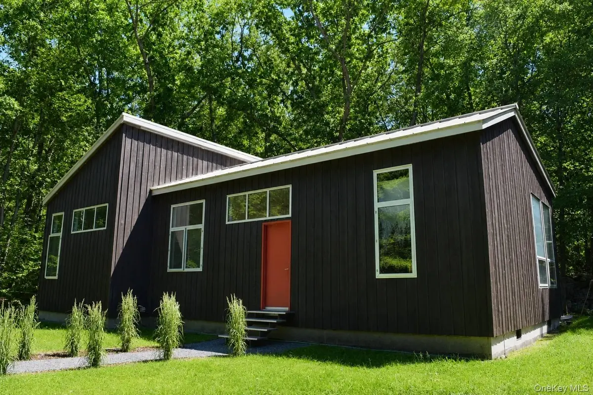 30 Old East RD, Wallkill, NY 12589