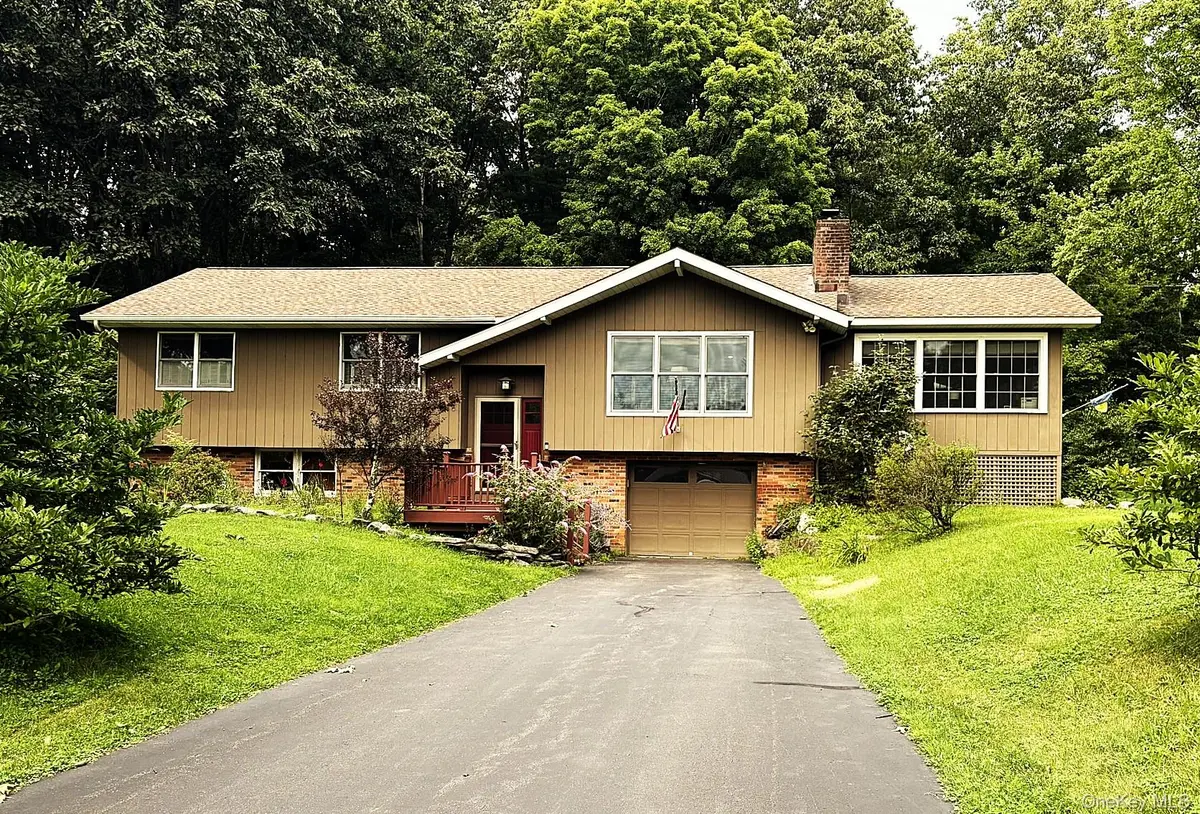 33 Twin Bridges RD, Copake, NY 12516