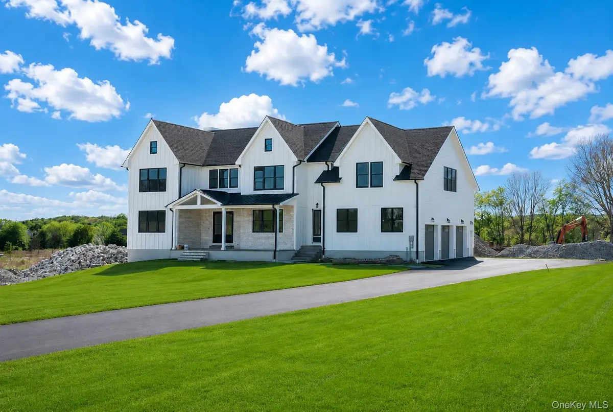 71 Abu Mousa DR, Lagrangeville, NY 12540