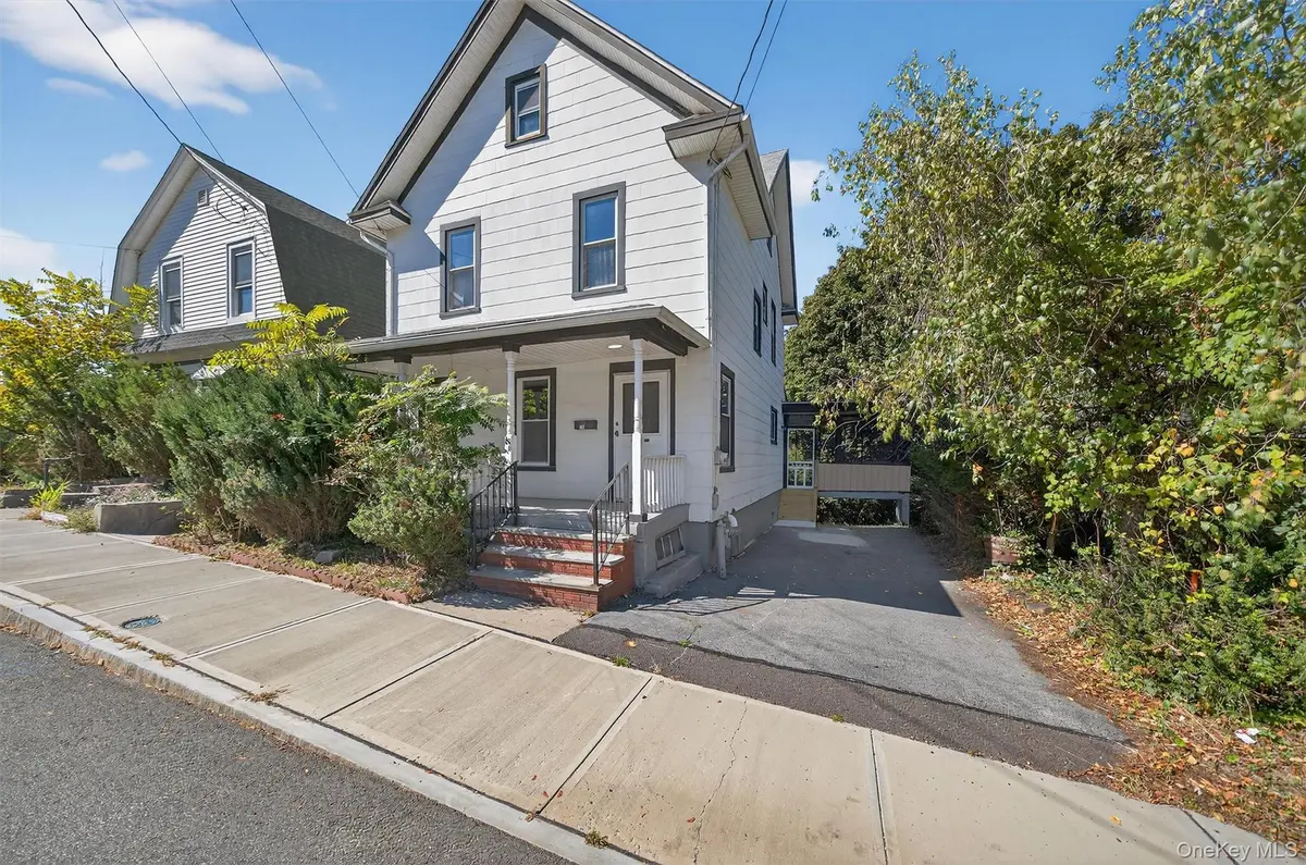 26 Ridge ST, Middletown, NY 10940