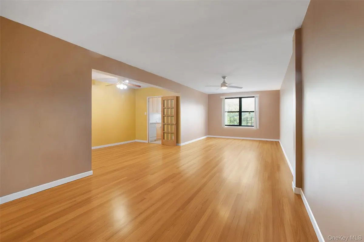 224-24 Union Turnpike #6G, Oakland Gardens, NY 11364