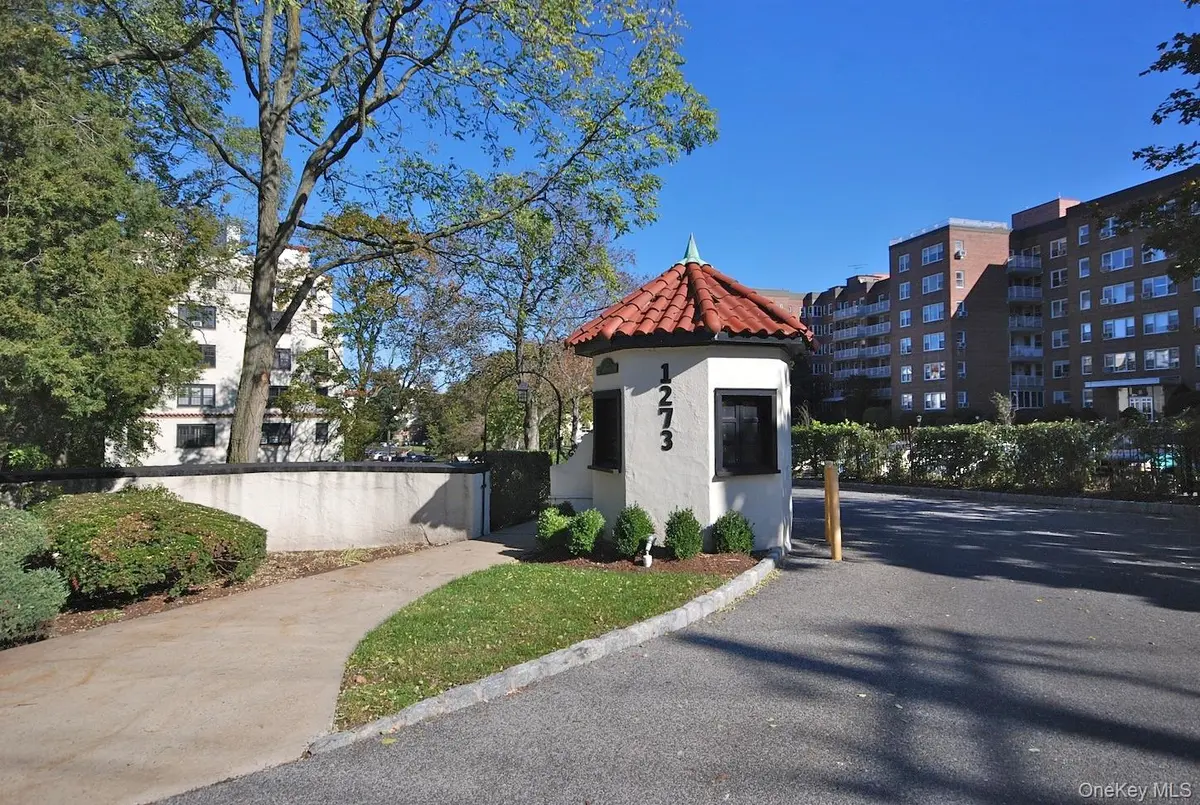 1273 North AVE #1G. Entry 3, New Rochelle, NY 10804
