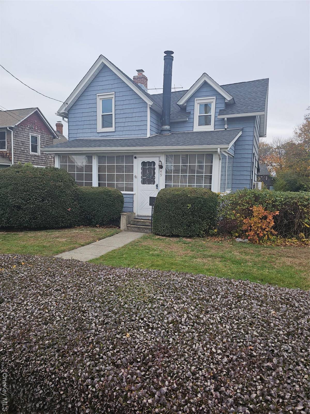 49 Arnold AVE, West Babylon, NY 11704