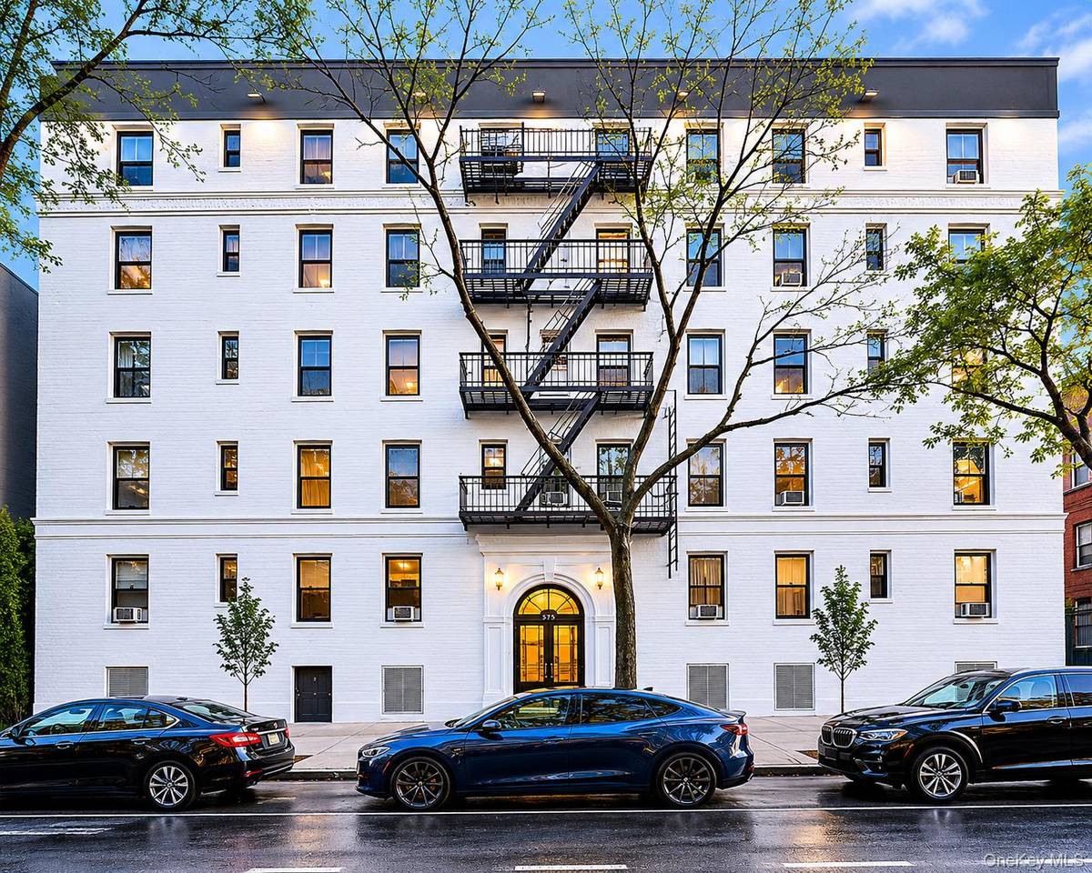 3775 64th ST #31, Woodside, NY 11377