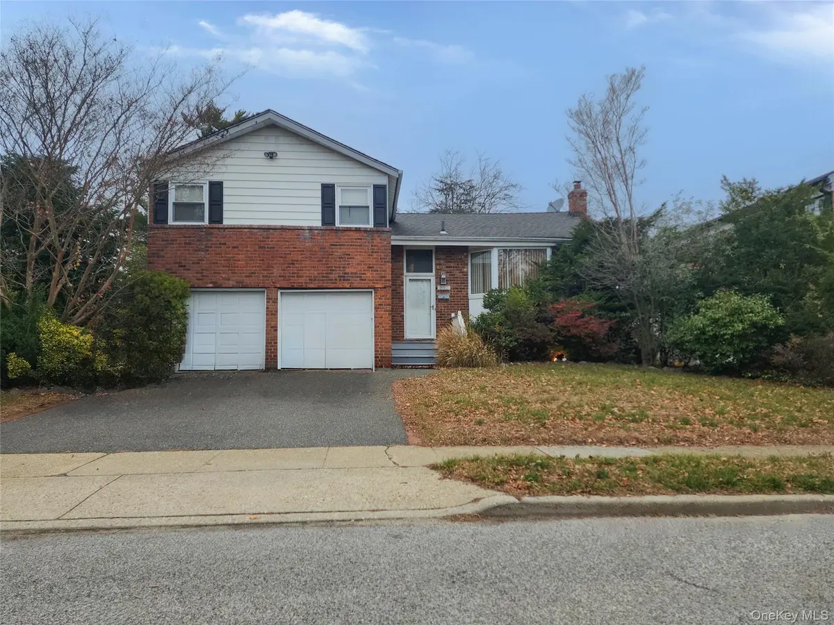 957 Jerome ST, Baldwin Harbor, NY 11510