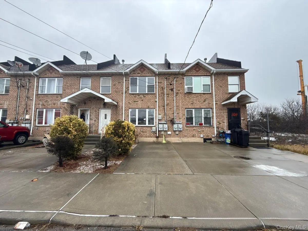 160 Beach 30th ST, Far Rockaway, NY 11691