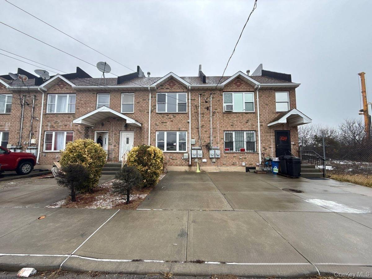 160 Beach 30th ST, Far Rockaway, NY 11691