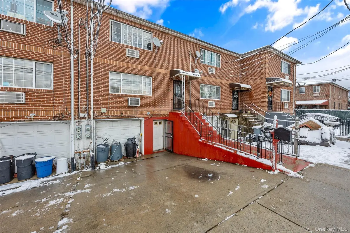 657 E 102nd ST, Brooklyn, NY 11236