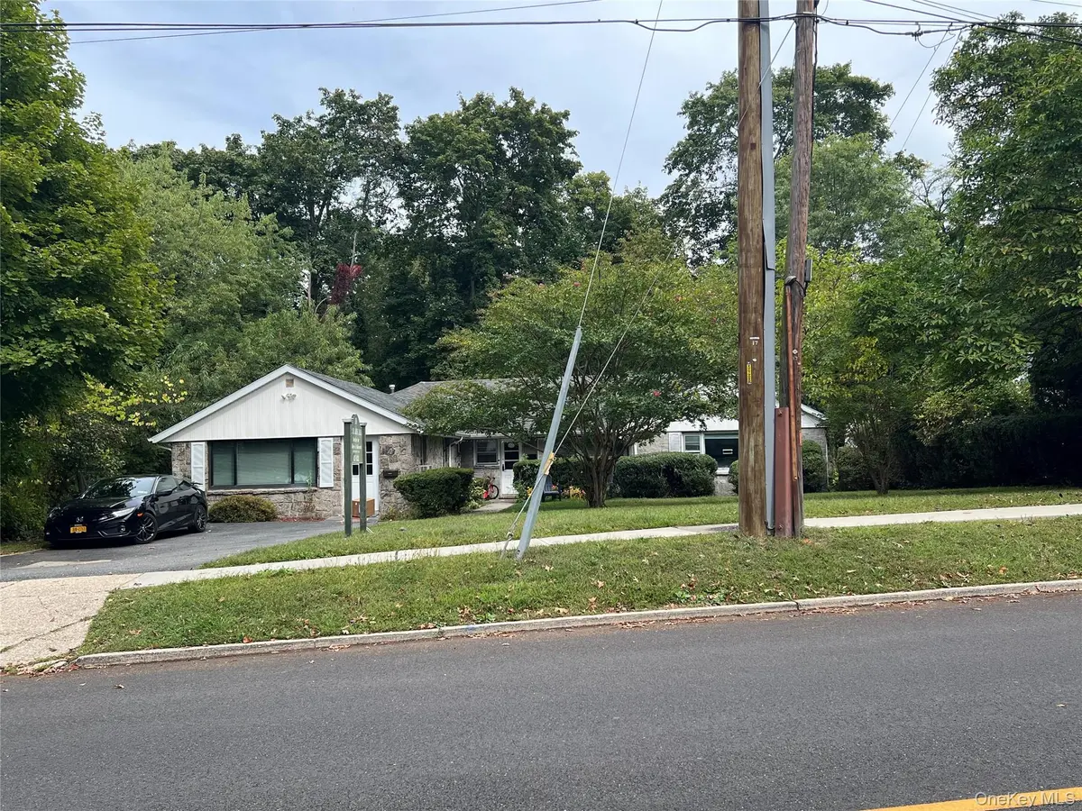 118 Nassau RD, Huntington, NY 11743
