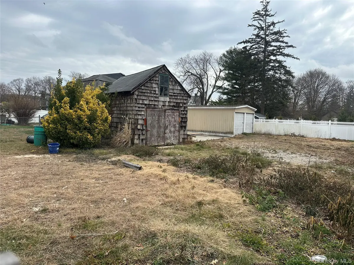 No # Clarendon AVE, Bellmore, NY 11710