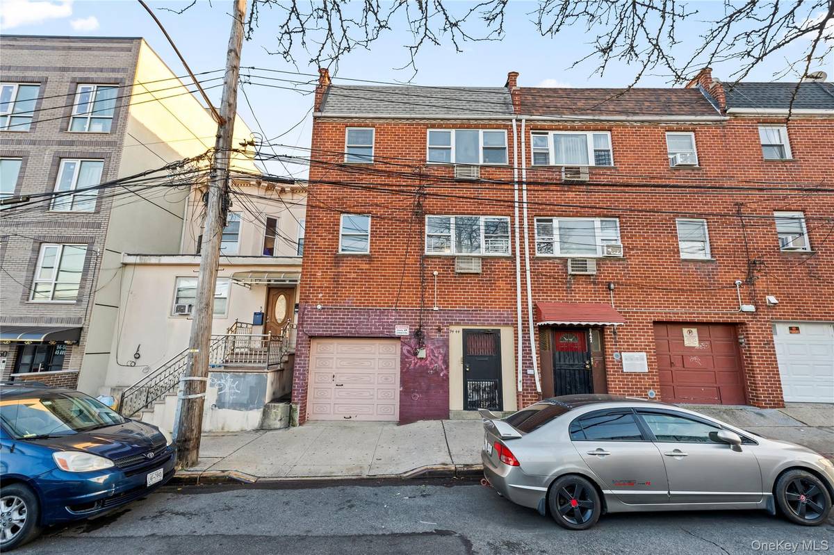 94-44 45th AVE, Elmhurst, NY 11373