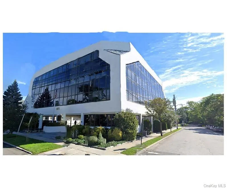 875 Mamaroneck AVE #305, Mamaroneck, NY 10543
