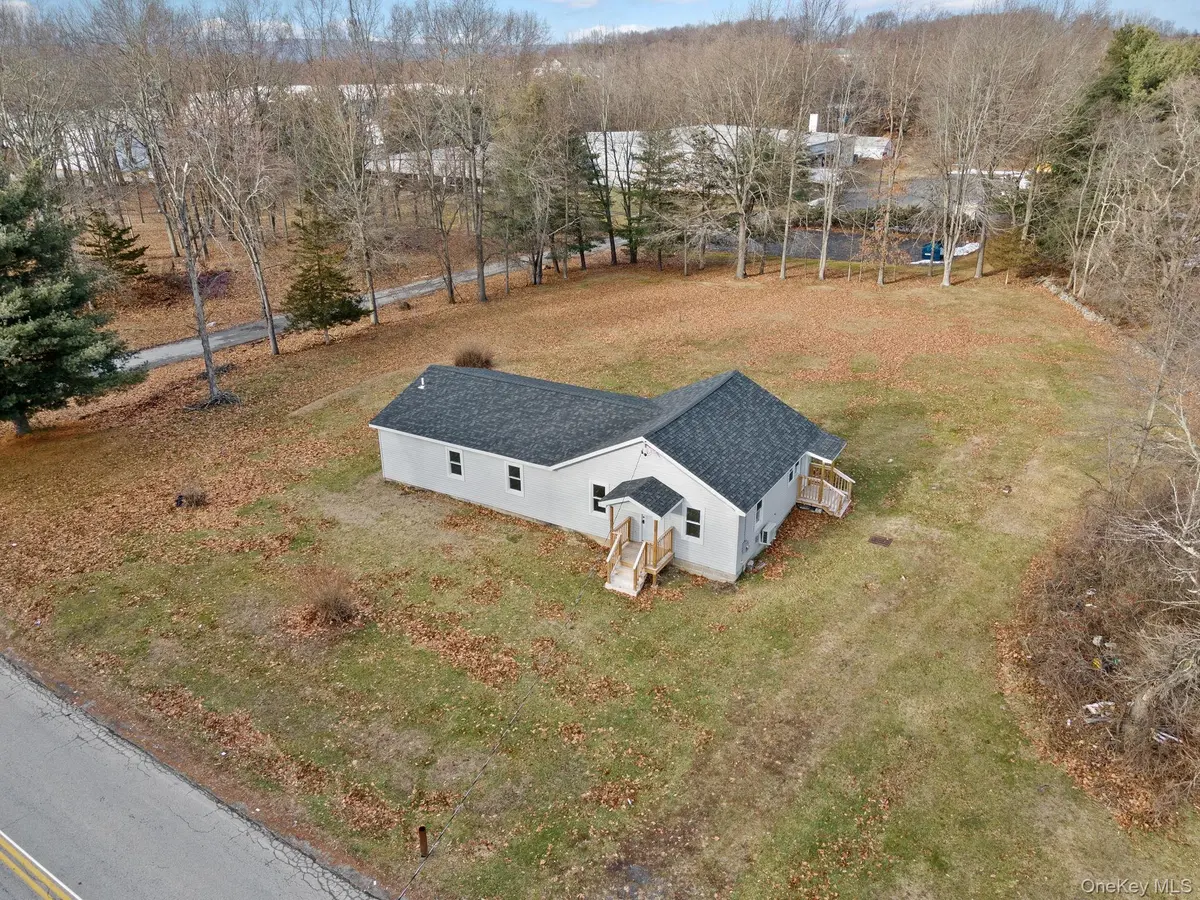 120 Bracken RD, Montgomery, NY 12549