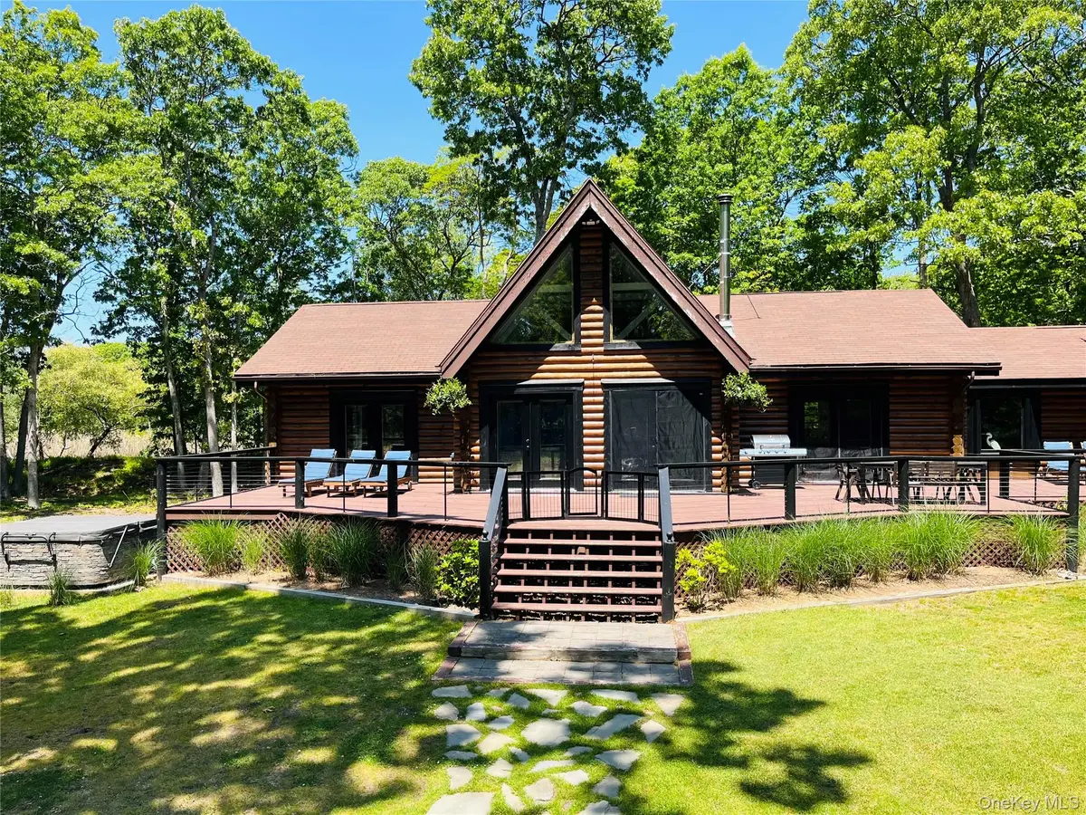 1710 Gull Pond LN, Greenport, NY 11944