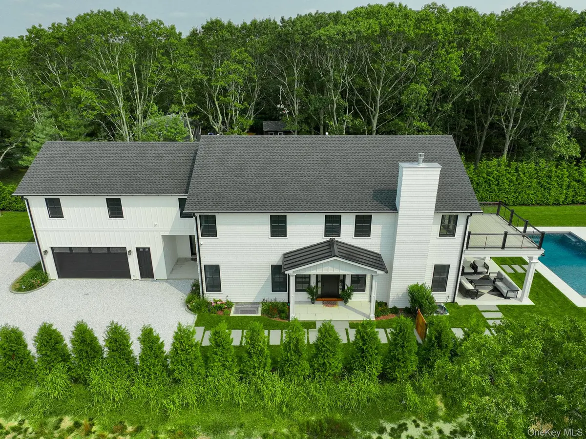 66 Peters LN, Westhampton Beach, NY 11978
