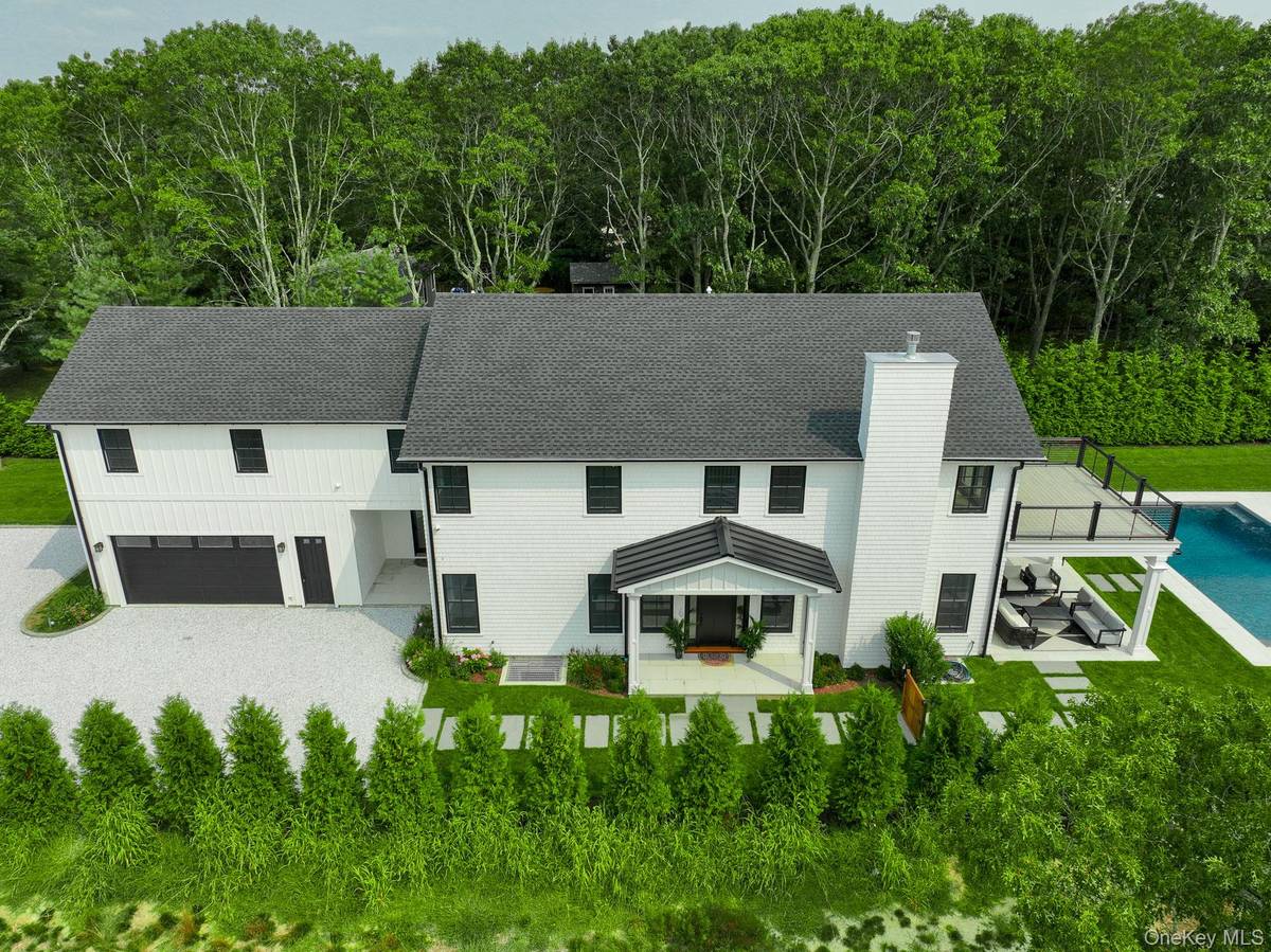 66 Peters LN, Westhampton Beach, NY 11978