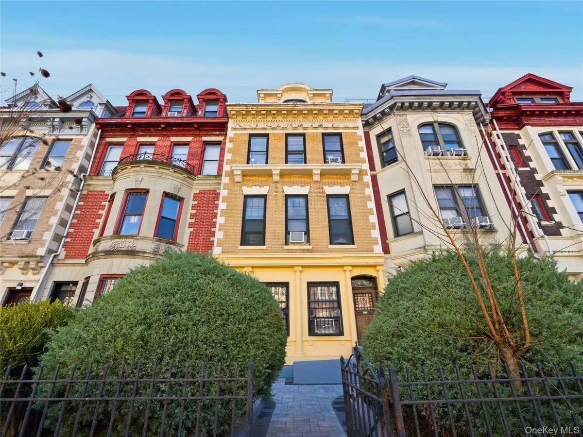 372 Parkside AVE, Brooklyn, NY 11226