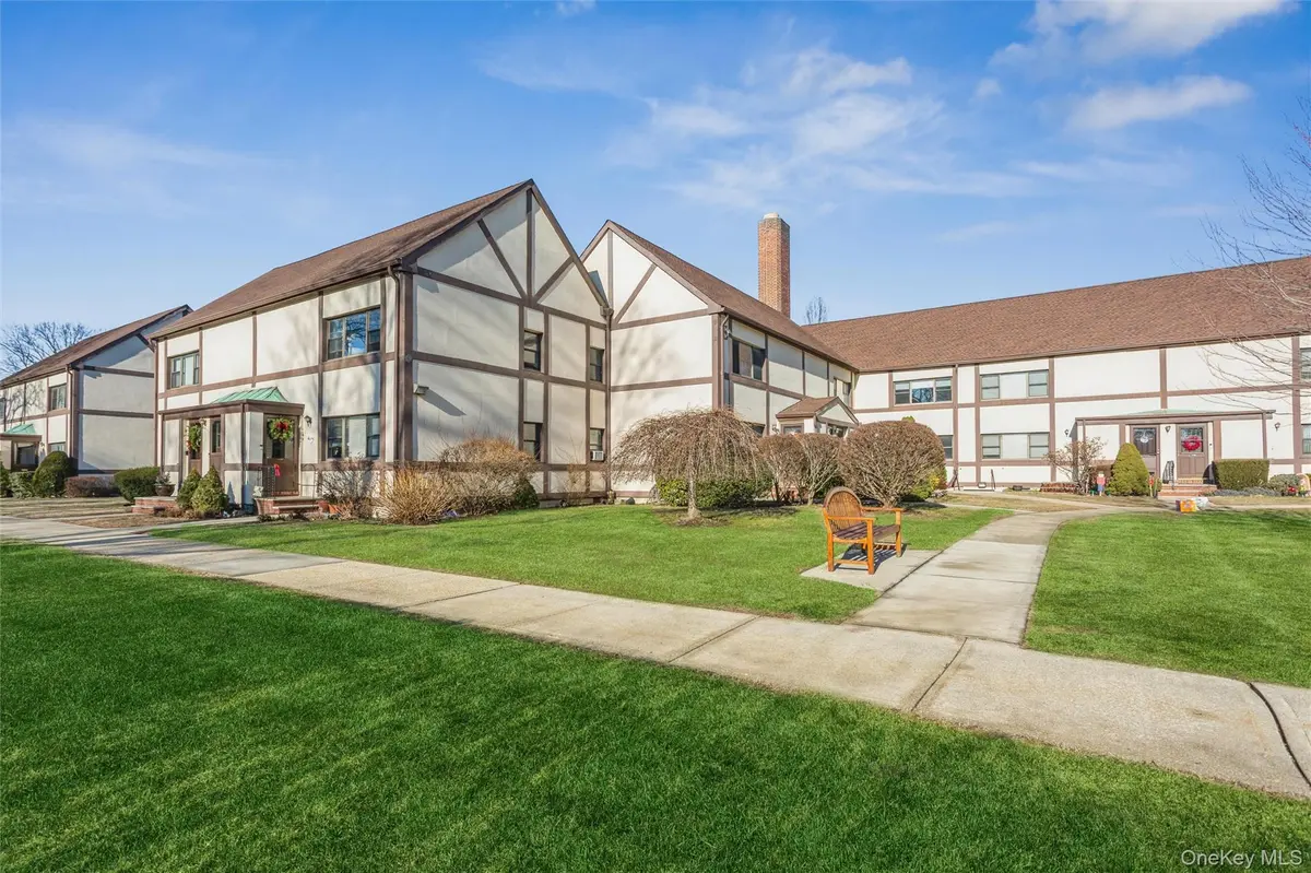 107 15th ST #E-1, Garden City, NY 11530