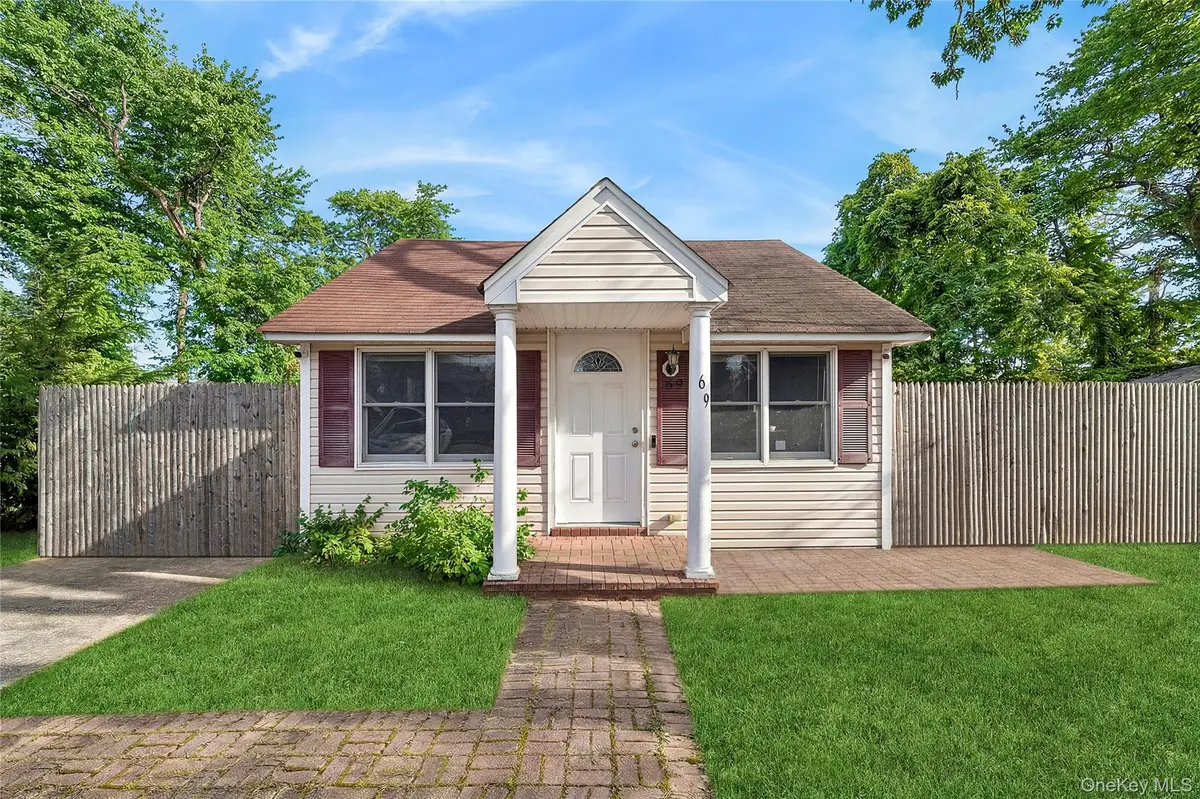 69 Locust DR, Mastic Beach, NY 11951