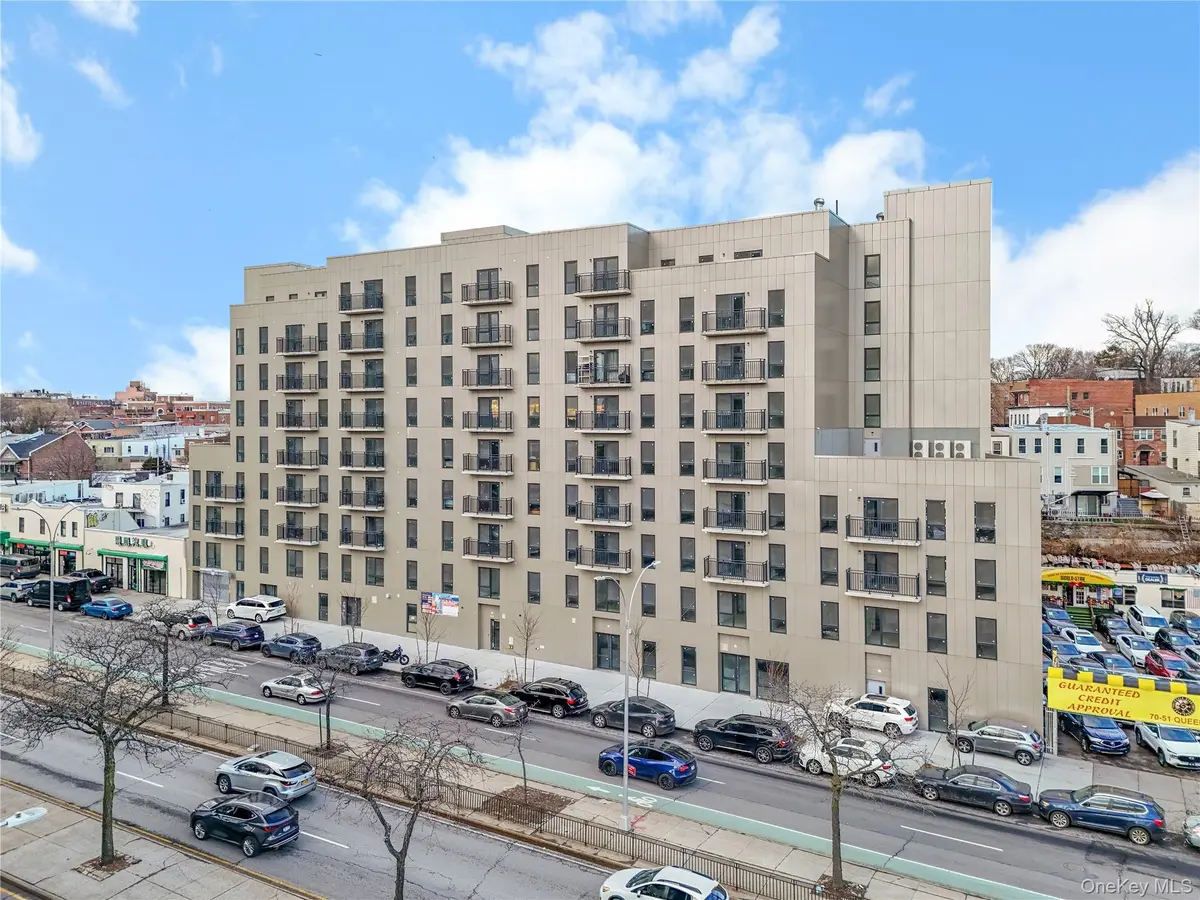 70-40 45 AVE #6I, Woodside, NY 11377