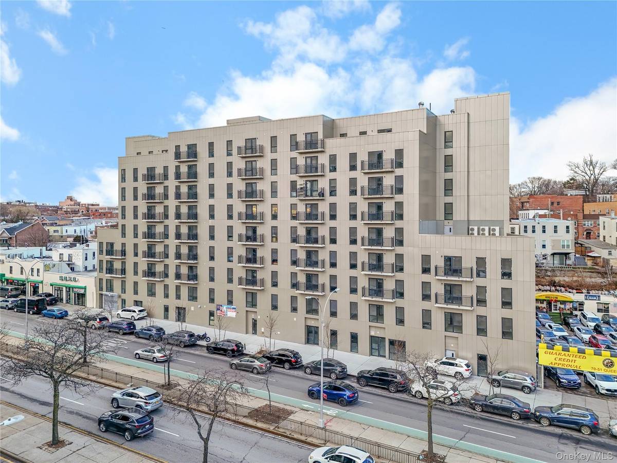 70-40 45 AVE #6I, Woodside, NY 11377
