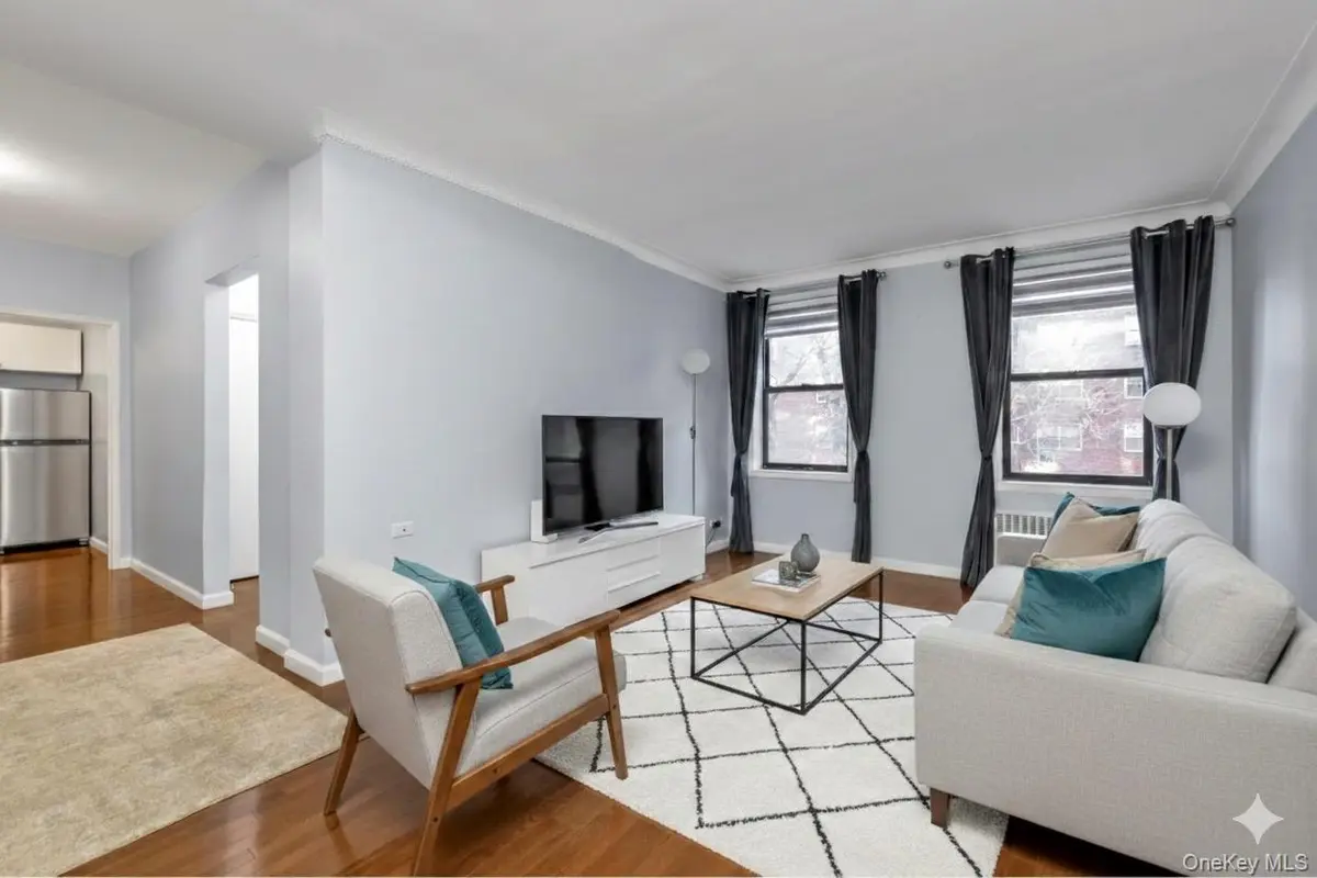 110-45 71St RD #3N, Forest Hills, NY 11375