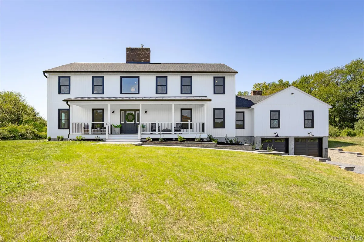 327 Hynes RD, Poughquag, NY 12570