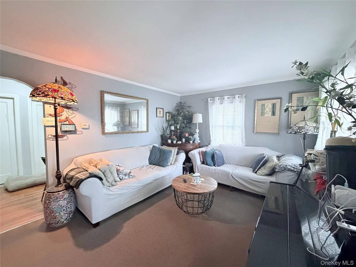 272 Jefferson AVE, Franklin Square, NY 11010