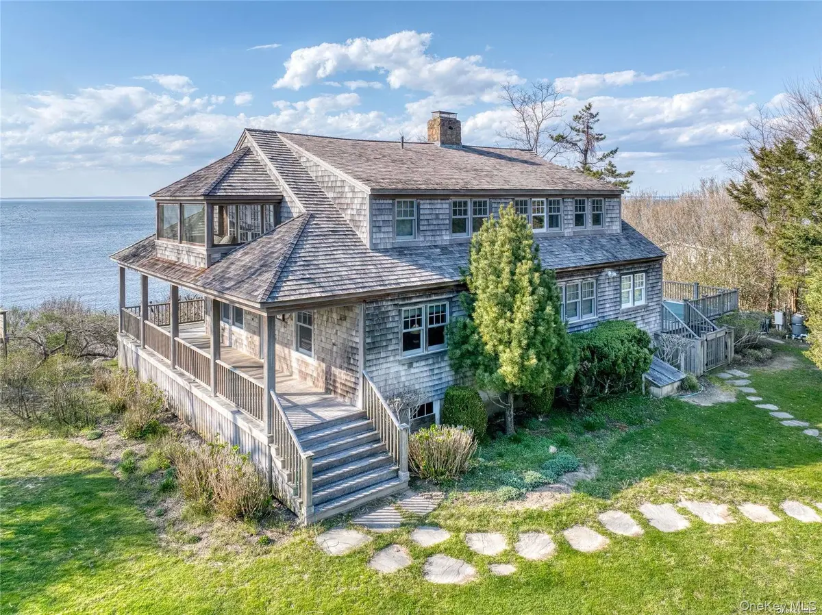 2100 Youngs RD, Orient, NY 11957