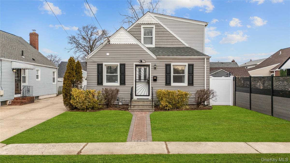 141 Booth ST, Hempstead, NY 11550