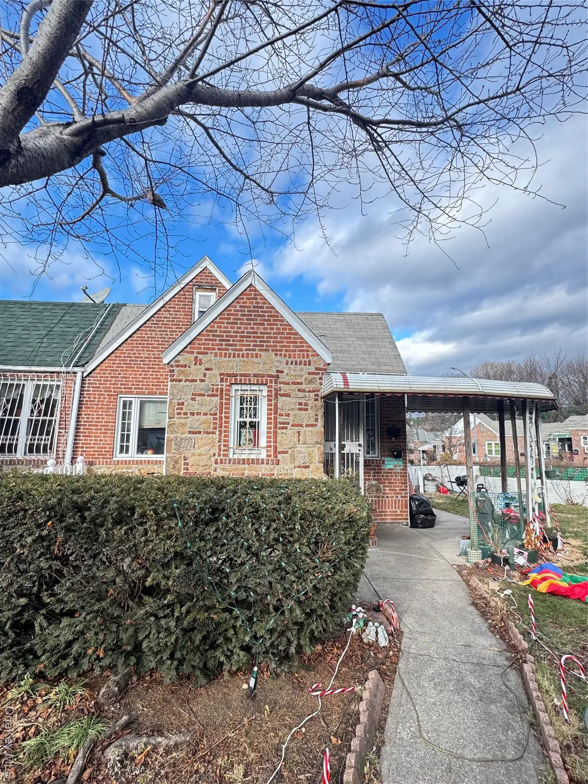 7291 Calamus AVE, Woodside, NY 11377