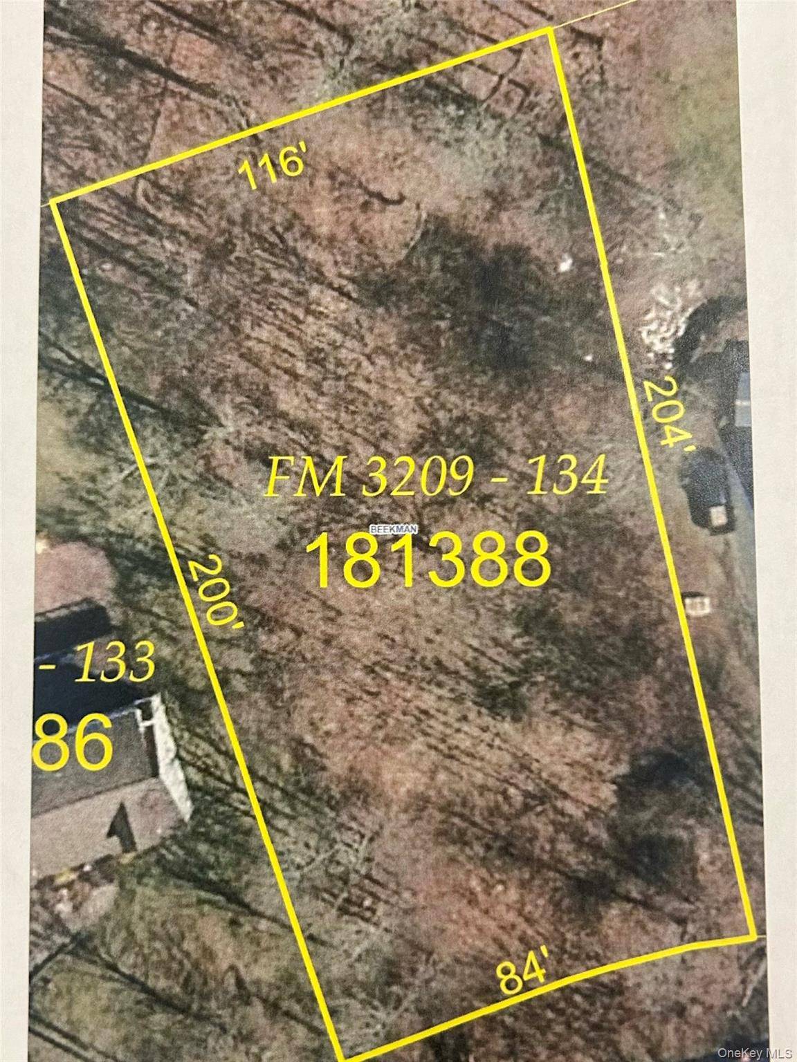 20 Hickory LN, Pawling, NY 12564