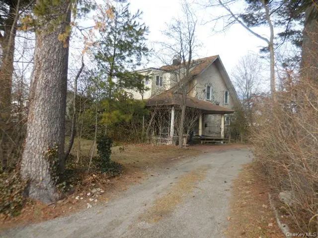 20 Washington AVE, Brentwood, NY 11717