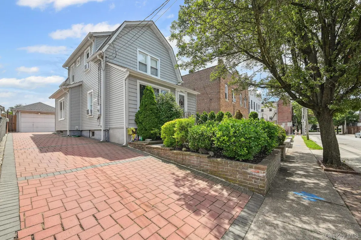 13 Herbert AVE, Port Washington, NY 11050