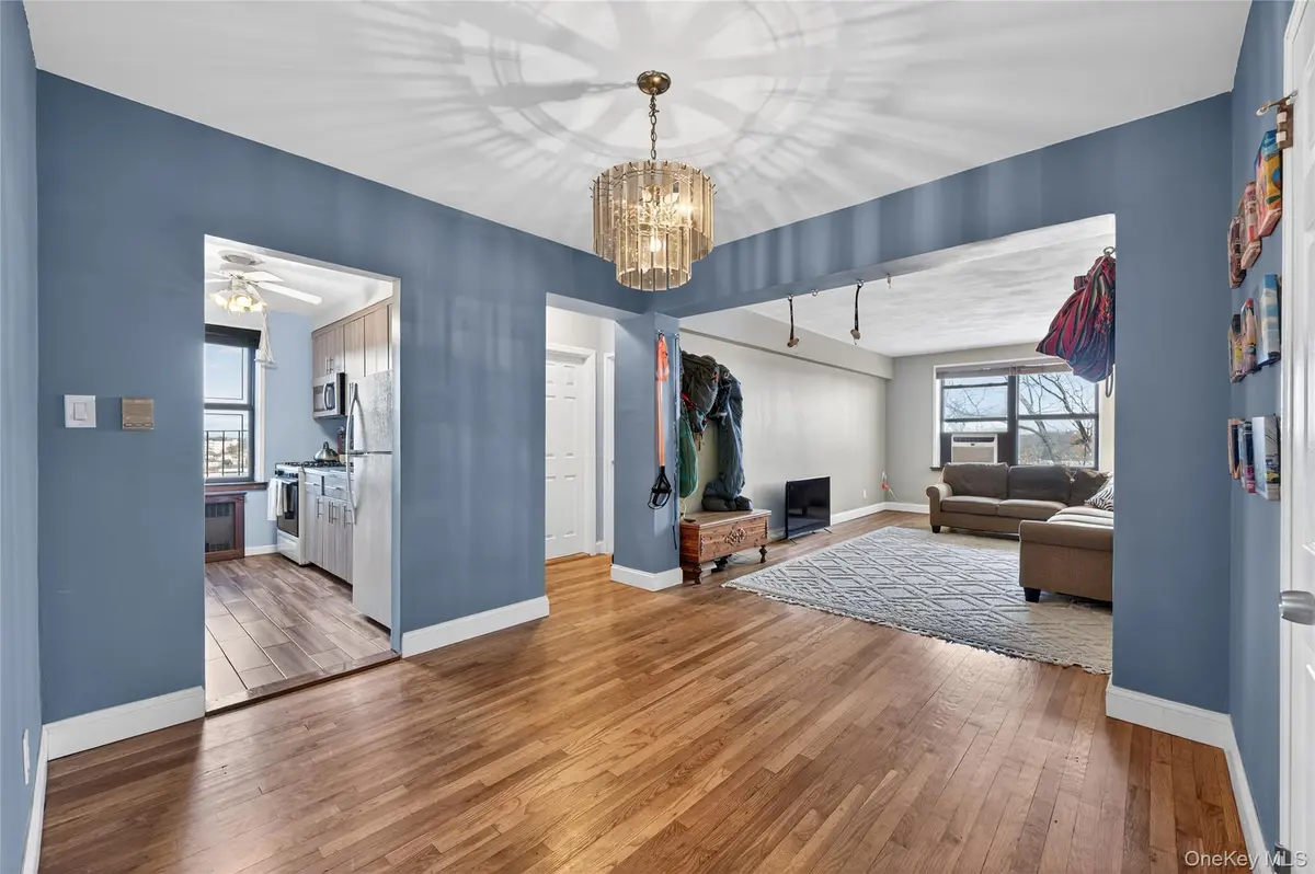 142-21 26th AVE #5D, Flushing, NY 11354